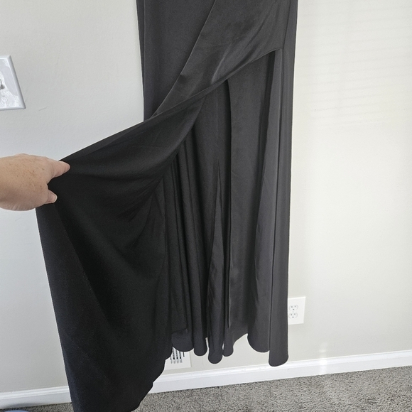 NWT Mac Duggal IEENA Fall 2021 black #55317 maxi formal gown size 10 - Picture 4 of 14